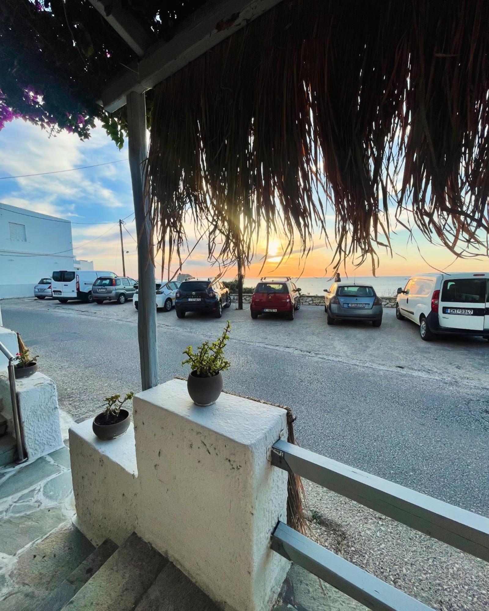 Santanna White Houses ปาริเกีย ภายนอก รูปภาพ